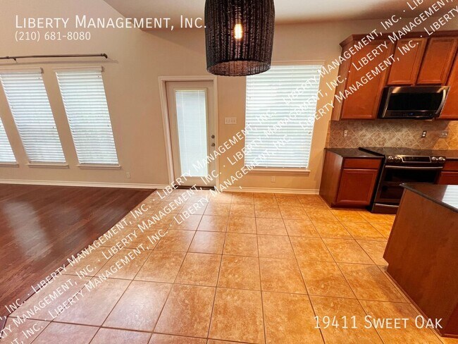 Building Photo - 19411 Sweet Oak