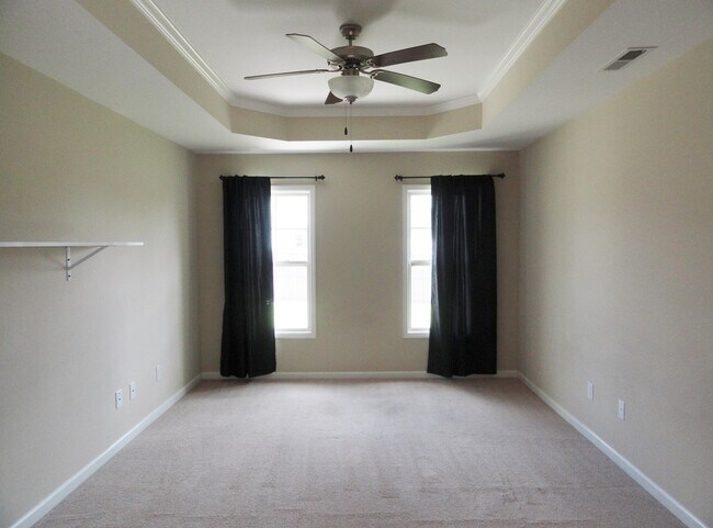 Building Photo - Close to Everything!