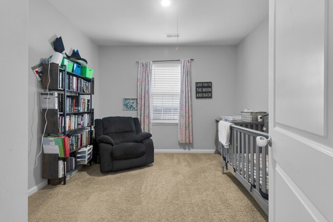 Building Photo - 402 Isabelle St