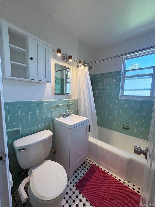 Building Photo - 33 E Grand St