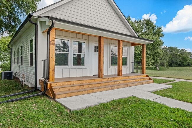 Building Photo - WELCOME HOME!