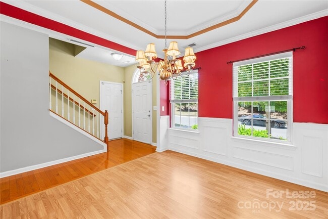 Building Photo - 709 Prospect Lane
