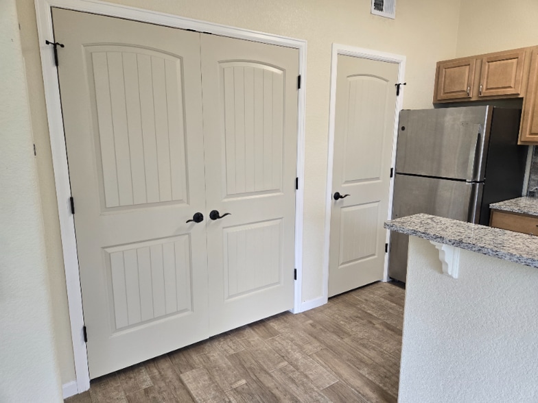 Building Photo - 430 W Pikes Peak Ave