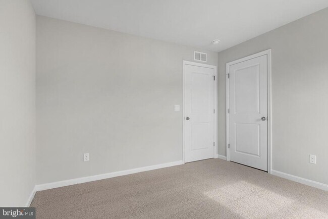 Building Photo - 3210 White Tail Dr