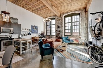 Building Photo - 170 Boulevard SE