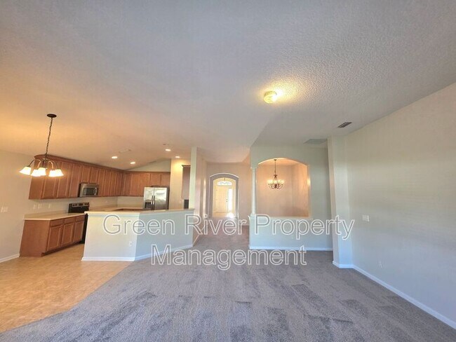 Building Photo - 824 Songbird Dr