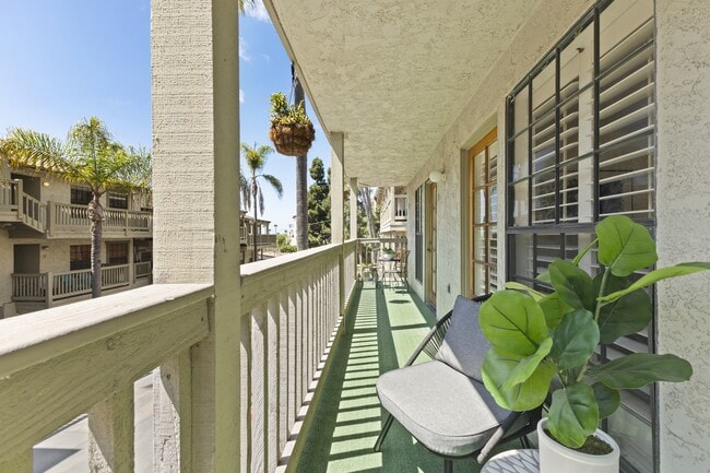 Building Photo - 3975 Hortensia St