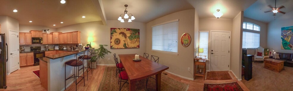 Dining area - 2786 Exmoor Ln