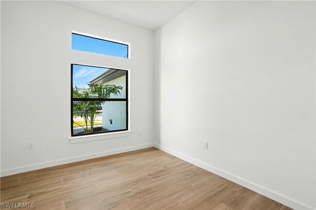 Building Photo - 3214 18th St SW