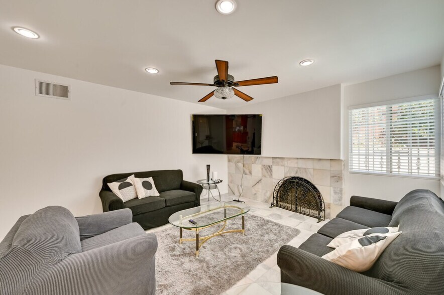 Building Photo - 719 Mahogany Dr