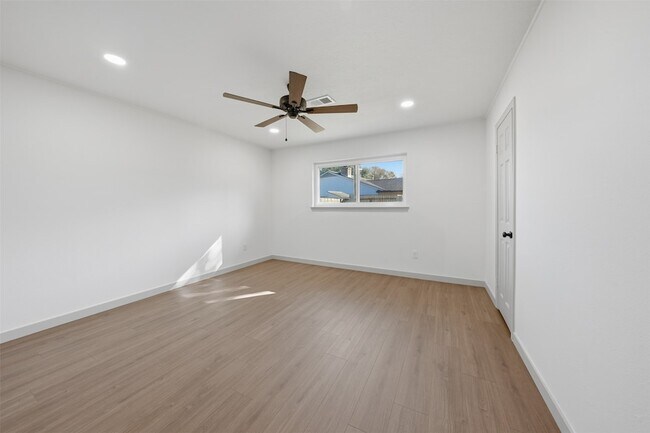 Building Photo - 5002 Cedar Creek Dr