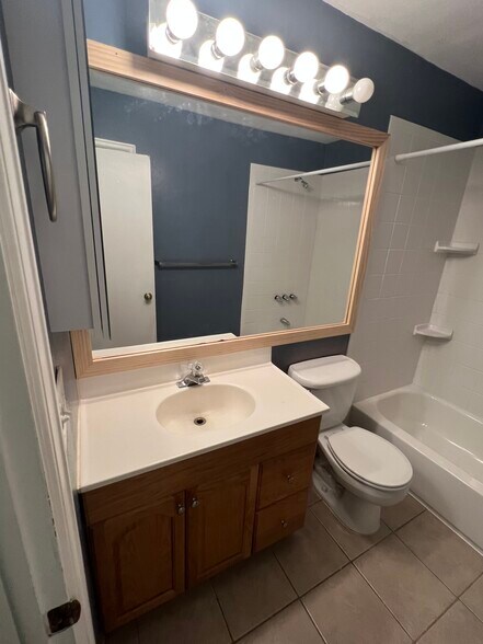 large mirror - 3250 Oneal Cir