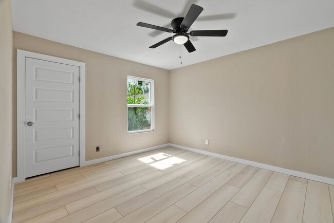 Building Photo - Remodeled 3 Bedroom 2 Bath Home