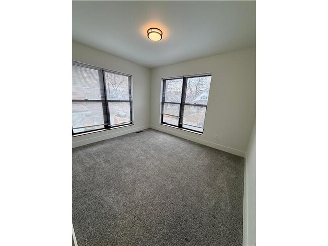 Building Photo - 131 W 46th St