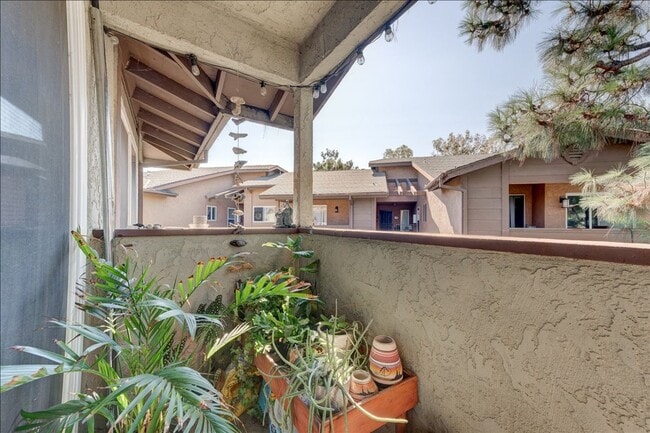 Building Photo - 510 Calle Montecito