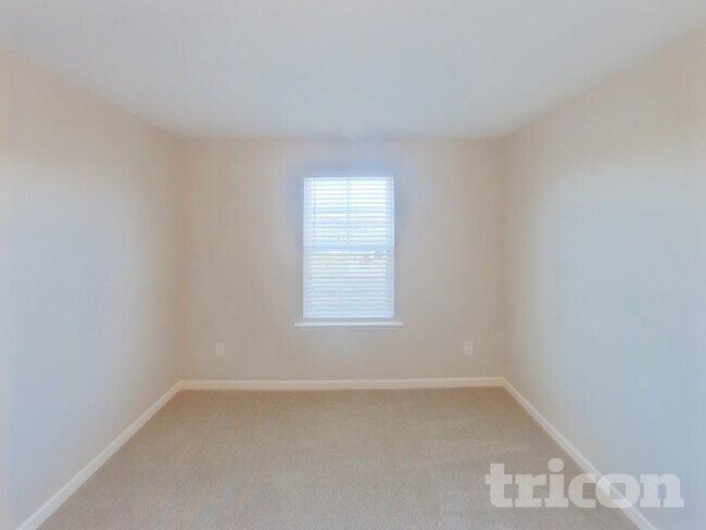 Building Photo - 622 Crooked Crk