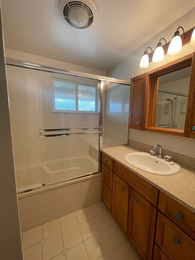 Building Photo - Clairemont Beauty - Welcome Home!