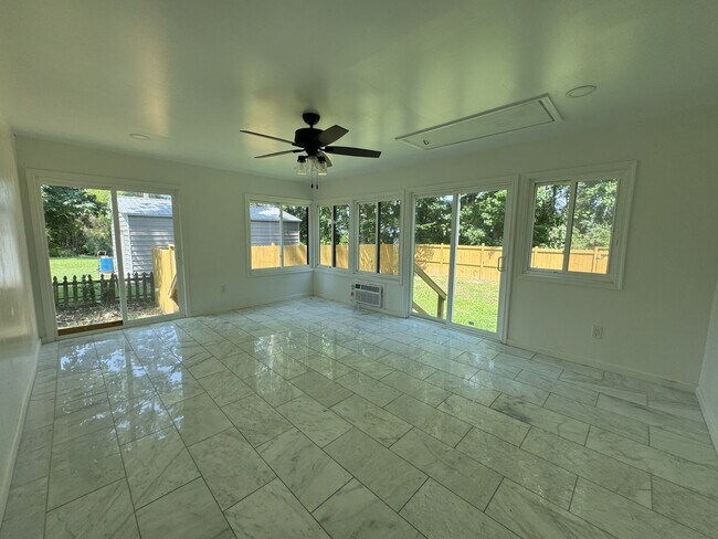 Building Photo - RARE OPPORTUNITY TO LIVE IN PUNGO, NEAR MUNDEN POINT PARK! 3/2.5 SINGLE FAMILY HOME