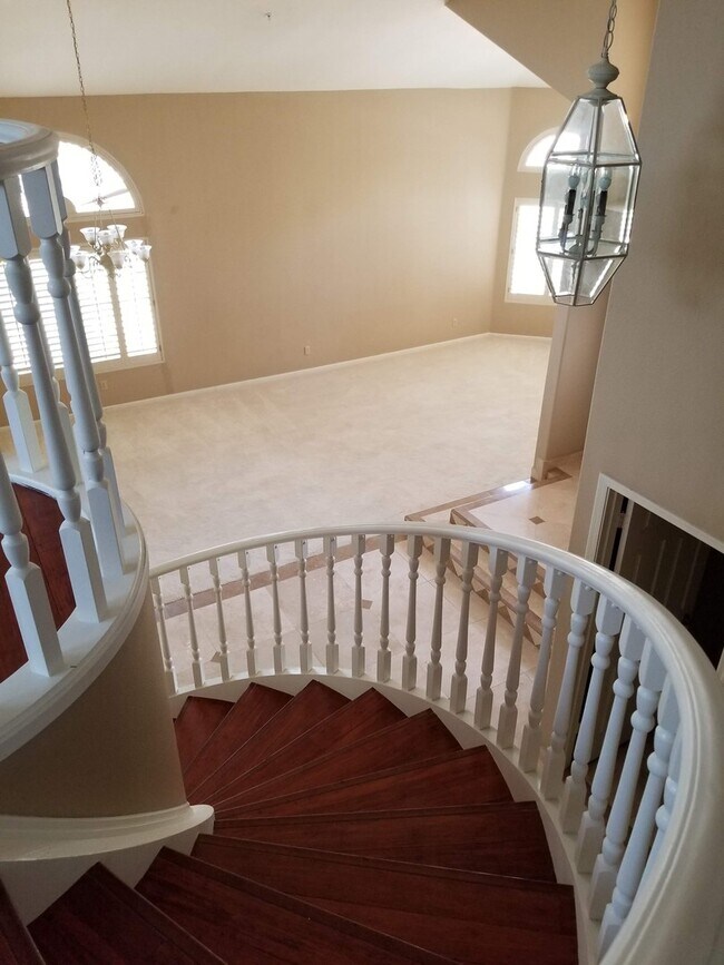 Building Photo - GORGEOUS Over 3500 SQFT 5 BED 4 BATH HOME in Scottsdale