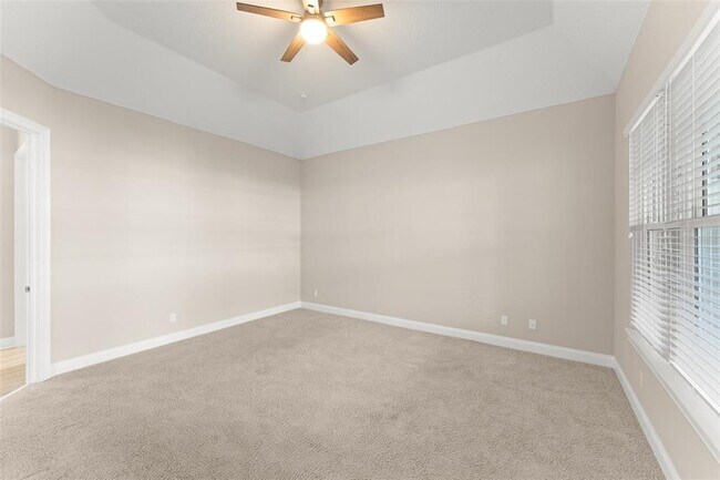 Building Photo - 13833 Behring Ave