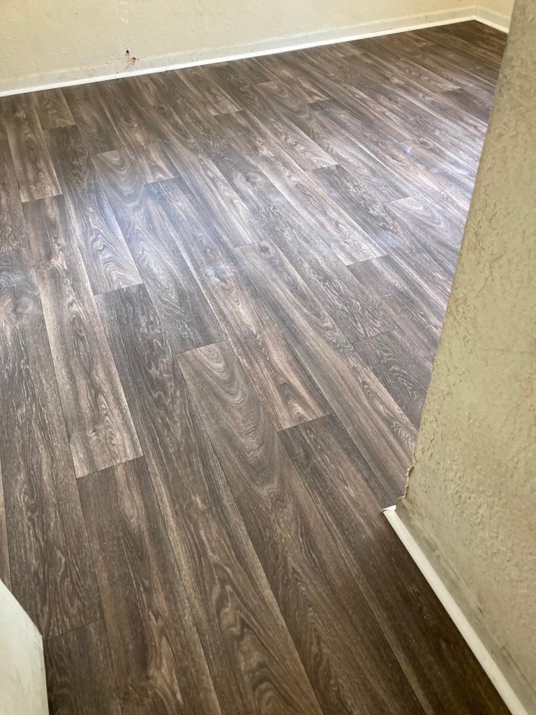 Room 2 Flooring - 1016 E Seward St