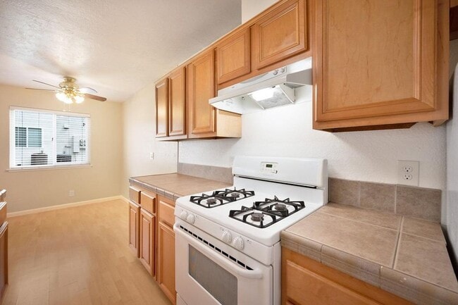 Building Photo - 3763 Sapphire Dr