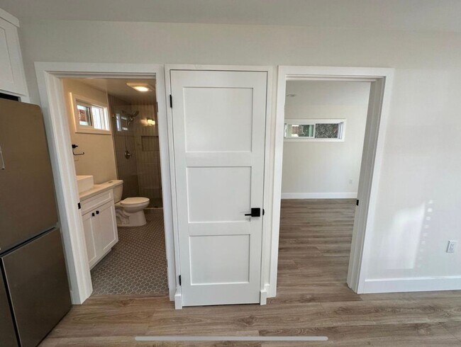 Building Photo - Modern, Private 1-Bedroom ADU – Available ...