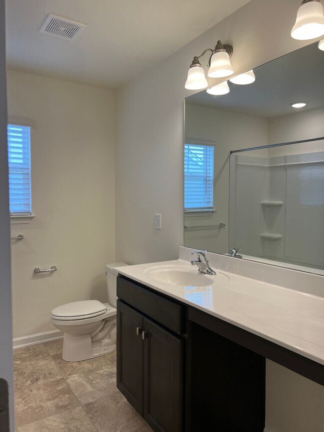 Building Photo - Coming Soon - Beautiful 3 bedroom 2.5 bath Home in Roebuck!