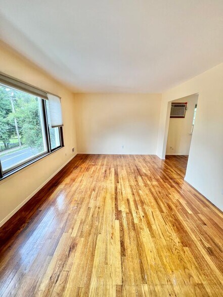 Building Photo - 35 Broadway, 2