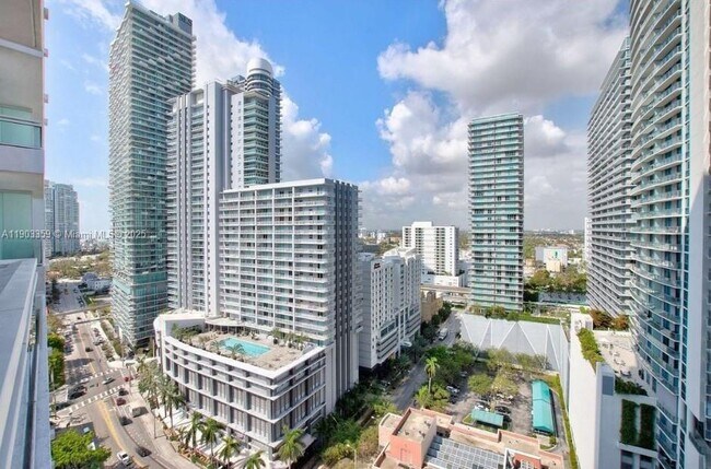 Building Photo - 1080 Brickell Ave