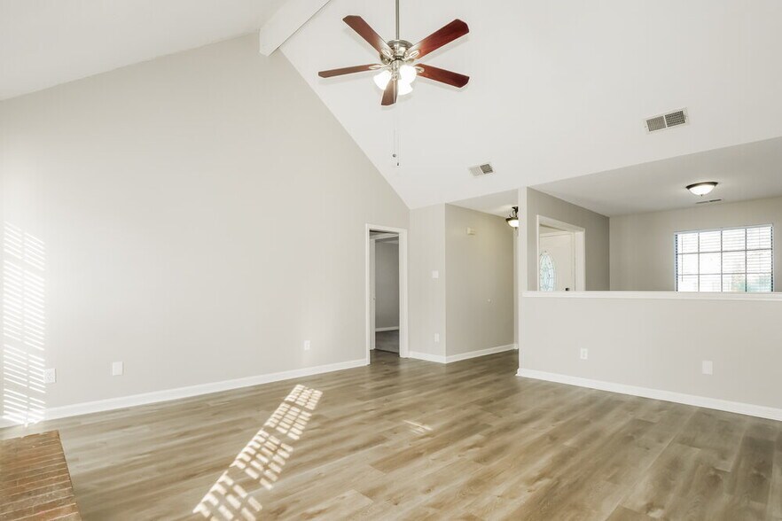 Building Photo - 4005 Eagle Ridge Ln