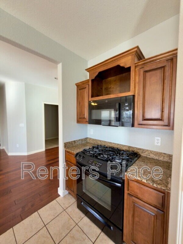 Building Photo - 2012 E 133rd Ct S