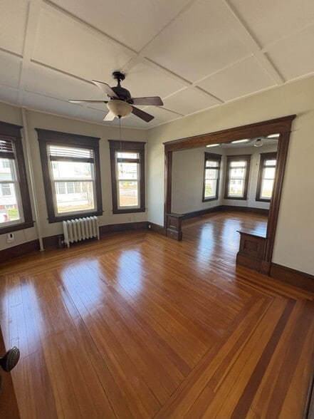 Building Photo - 356 Springfield St