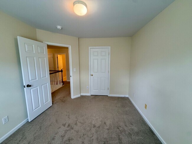Building Photo - 1324 Emory Ln NW