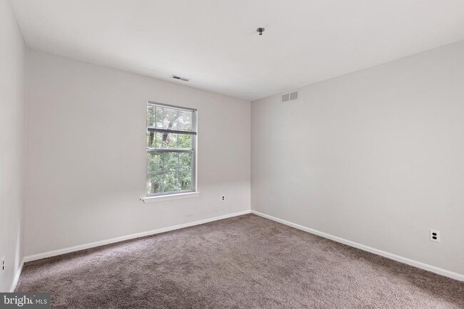 Building Photo - 1024 Willings Way