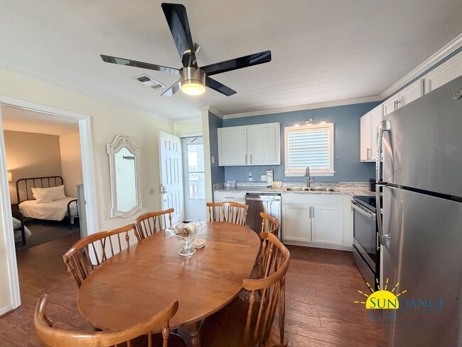 Building Photo - Furnished Waterfront Condo with Bay Views Near Eglin & Hurlburt!