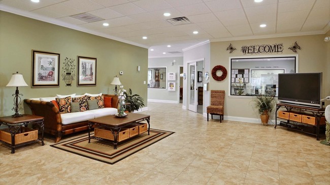 Interior Photo - Island Lakes
