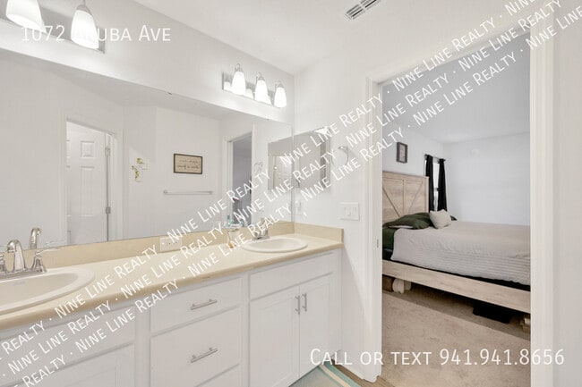 Building Photo - 1072 Aruba Ave