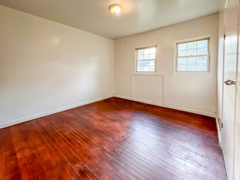 Building Photo - 1416 Minefee St