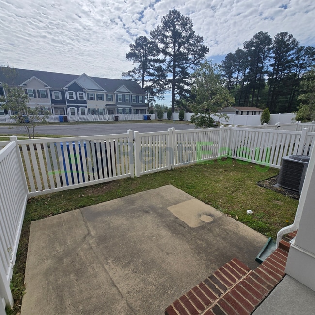 Building Photo - 2107 Steiner St