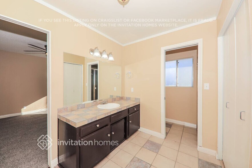 Building Photo - 41797 Royal Palm Dr