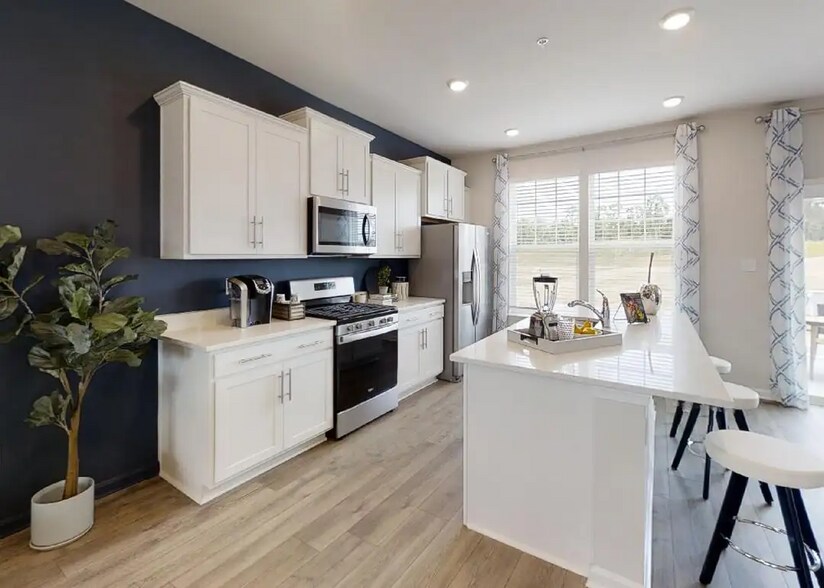 Building Photo - 9715 Summerton Dr