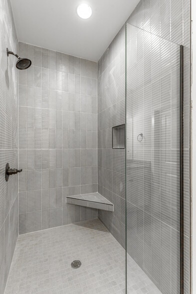 Building Photo - 4654 Heiskell Dr