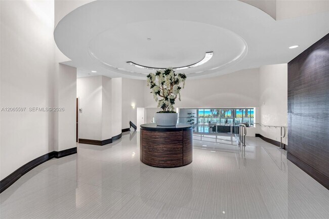 Building Photo - 16485 Collins Ave