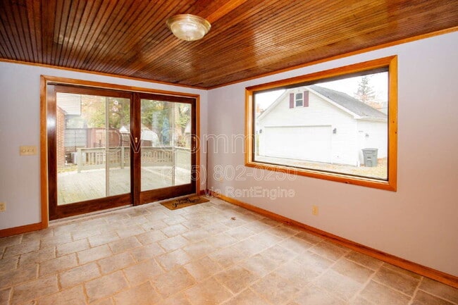 Building Photo - 20040 Bonnie Bank Blvd