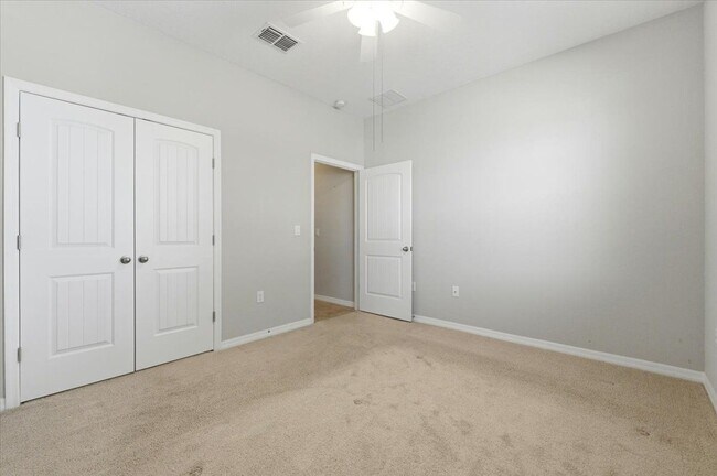 Building Photo - 145 Waterside Cir