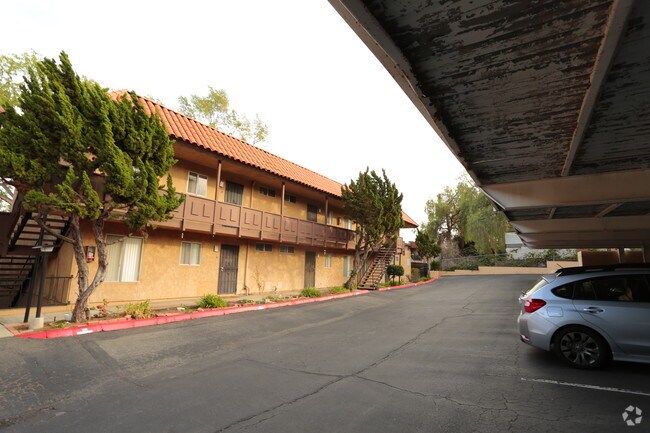 Building Photo - Elan Pointe Vista