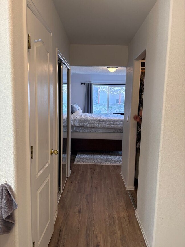 Building Photo - 4 Bedroom 3.5 Bath in Widefield