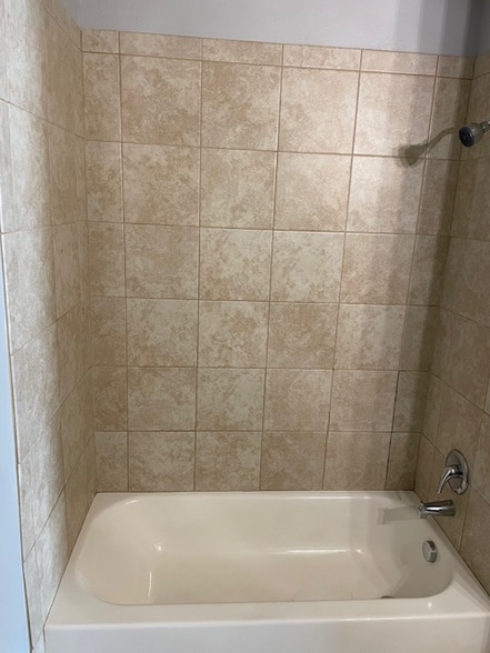 Building Photo - 804 N Evans Ave