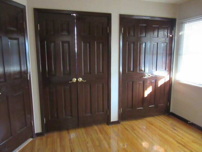 Building Photo - 2744 S Golden Way